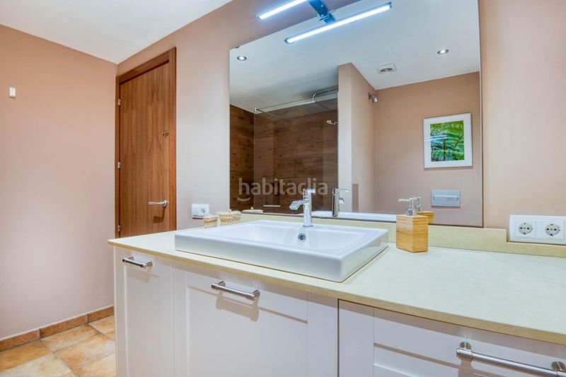 Foto 39ef8efb-29d2-4c37-a3e8-d19603e80f81. Casa adossada a Eixample Sant Feliu de Guíxols