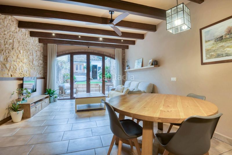 Foto a7e5e82a-c2d0-48d4-8316-3e728b6abc2b. Casa adossada a Eixample Sant Feliu de Guíxols