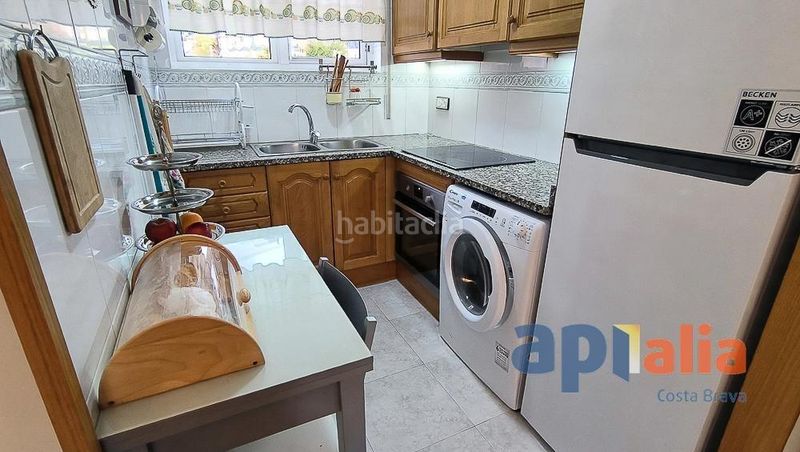 Foto 9055f34b-4e73-4b3c-ad1d-68386d7e84a2. Apartament amb aparcament piscina a Poble Calonge
