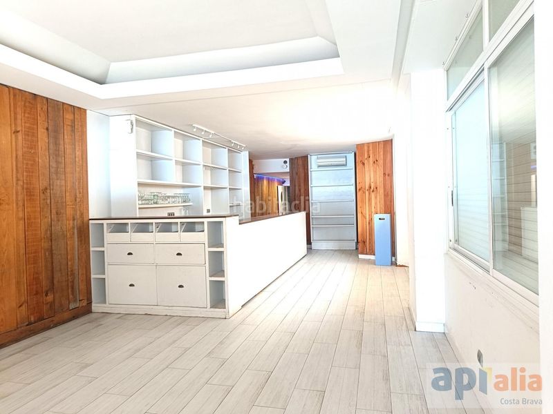 Foto b03f4e92-36a3-4b86-bd88-6e2f3e040aa2. Local comercial a Llafranc