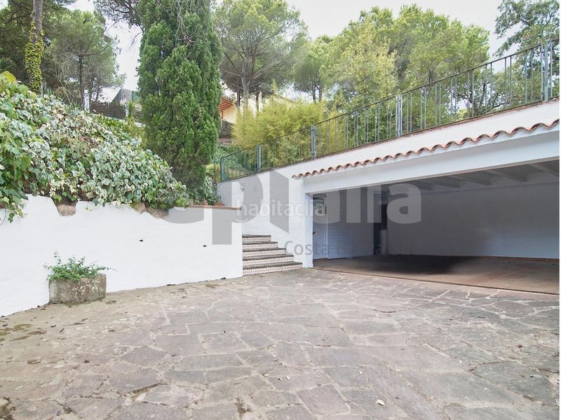 Foto b77fe085-774d-4316-b6f1-a2a535d2ede2. Xalet amb aparcament a Lloret Verd - Els Pinars Lloret de Mar