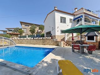 Chalet  Carrer carrer avet. Chalet con vistas panorámicas al mar y piscina privada