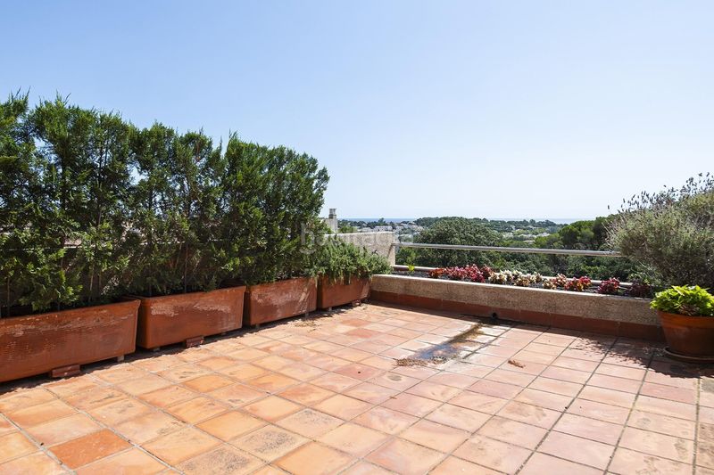Foto 4ae0d42f-fc34-42ea-8385-6c13a0b56158. Casa adossada amb calefacció aparcament piscina a Sant Feliu de Guíxols
