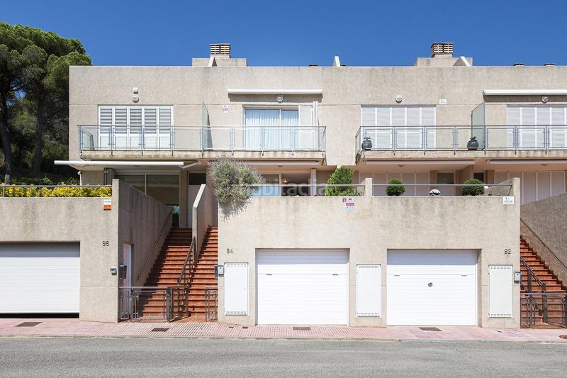 Foto 5bd75d71-9703-47ea-802a-1a1d9051fe6f. Casa adossada amb calefacció aparcament piscina a Sant Feliu de Guíxols