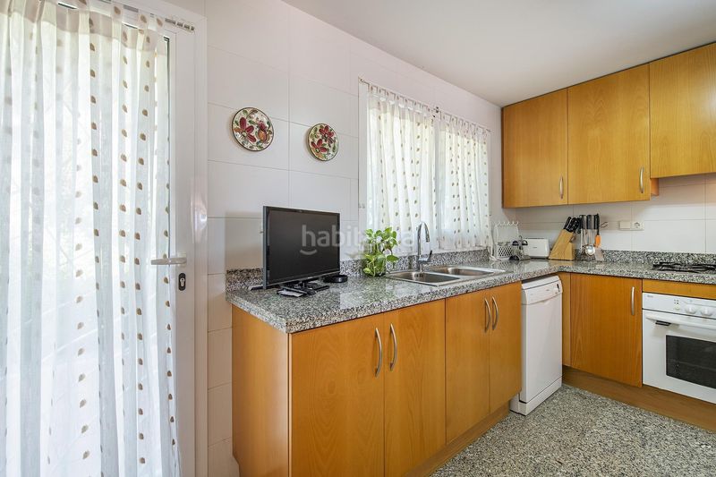 Foto d9878d57-cc95-4e34-8479-0094c8b30421. Casa adossada amb calefacció aparcament piscina a Sant Feliu de Guíxols