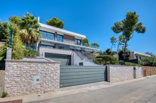 Chalet  Maragda. Villa contemporánea de diseño con piscina climatizada en treumal