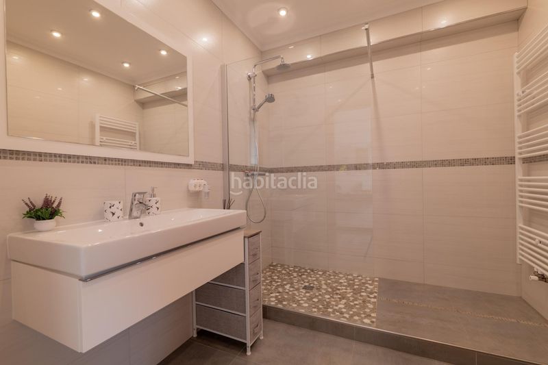 Foto 0dbff2ba-c039-4207-ac9c-1905d0b83aa8. Chalet with heating parking pool in Serra Brava Lloret de Mar