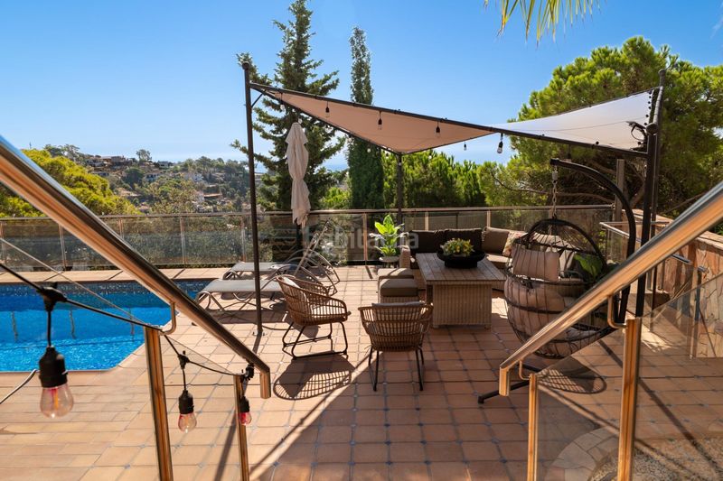 Foto 2d7a61a2-220e-4b36-b927-34e9d85581fe. Chalet with heating parking pool in Serra Brava Lloret de Mar