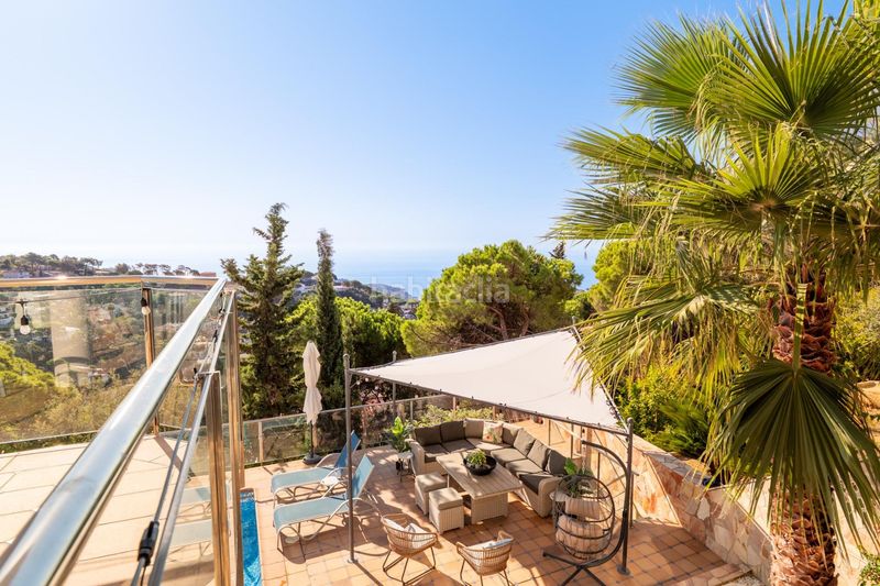 Foto 6aacaa00-1d51-4349-b9af-b48834de38e2. Chalet with heating parking pool in Serra Brava Lloret de Mar