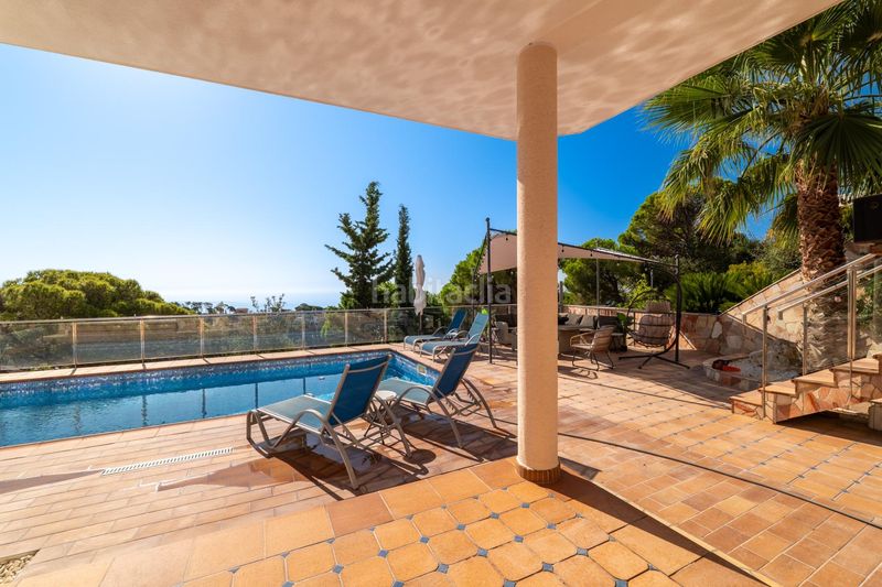 Foto 9b351076-5bca-460e-b60f-5be38ef749c6. Chalet with heating parking pool in Serra Brava Lloret de Mar