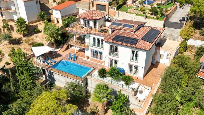 Foto fe6f719c-d111-40e0-b481-cb86e65057a1. Chalet with heating parking pool in Serra Brava Lloret de Mar
