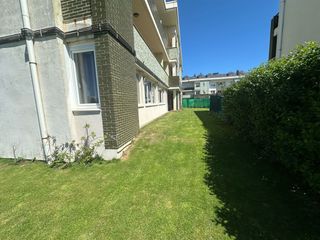 Lloguer Planta baixa a Calle quintana 100d. Bajo con jardin: 3 habs + piscina + garaje + trastero. soleado y