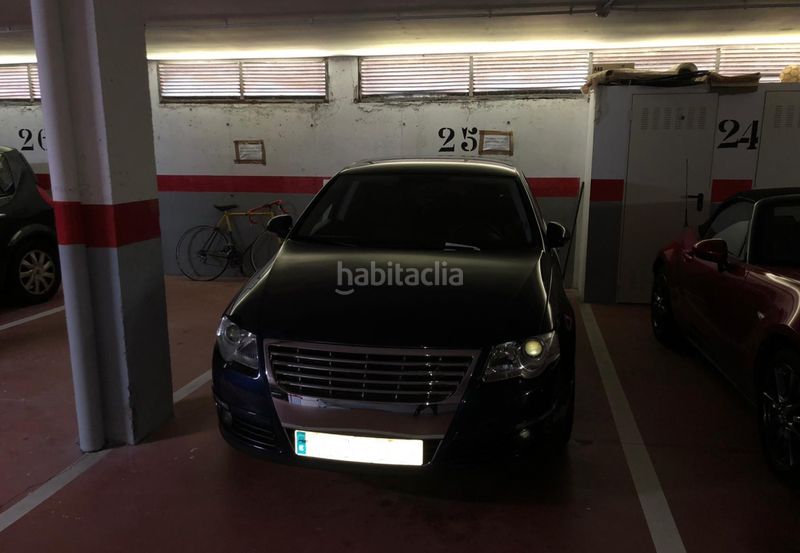 Foto a8fc559b-53da-43a3-8c0d-09f55ba159cb. Aparcament cotxe a calle quintana 104 a Suances