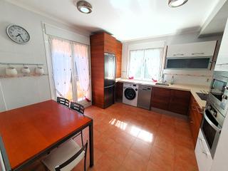 Casa aparellada en Orua. Chalet adosado en venta en orua de pielagos