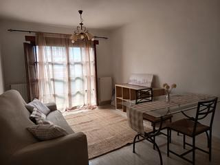 Rent Ground floor in Arce. Se alquila bajo con jardin en puente arce