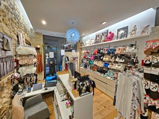 Local Comercial a N/a. Preciosa tienda en venta