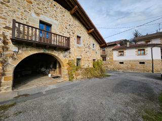 Masia a Carretera san marko 18. Mitad de caserío a reformar. ubicación privilegiada