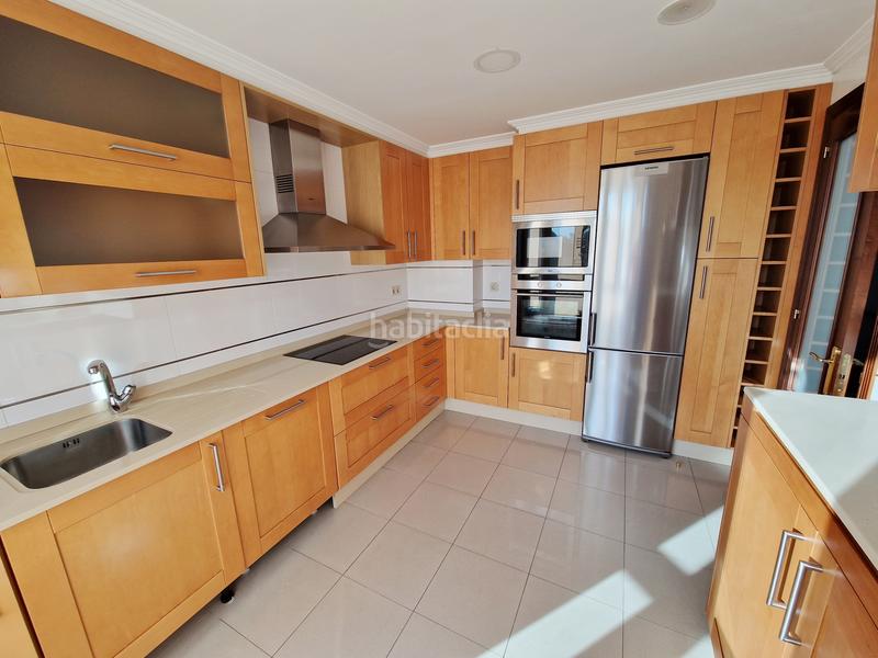 Foto 8519fa30-1ded-433b-bbf2-adb9ab07369e. Chalet avec chauffage parking dans Sardoma - Castrelos Vigo