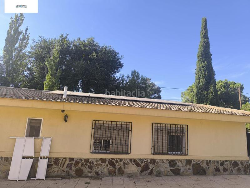 Foto a44947ab-ed0b-416c-9947-f0cca01b3f09. Chalet exclusivo chalet seminuevo con amplias instalaciones de lujo en Albacete