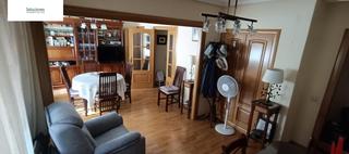 Appartement à Estación. Piso en zona estacion con plaza de garaje