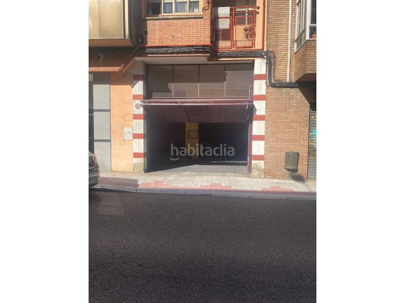 Foto fa6ffea8-1f54-483b-81fc-b40e04fc8e00. Parking coche garaje en venta en san mamésla palomera24007 en León