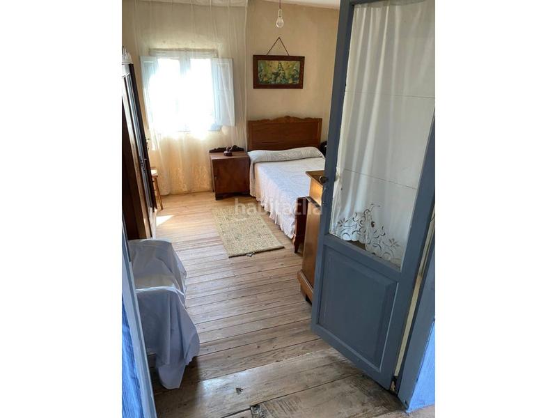 Foto d9c27162-33ea-4e1e-8a0b-8f3761ca4c9e. Casa amb aparcament a Armunia León