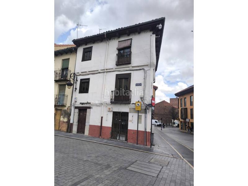 Foto 35047f43-a7d6-4ff3-8609-730cece8e11f. Casa adossada a Casco Antiguo León