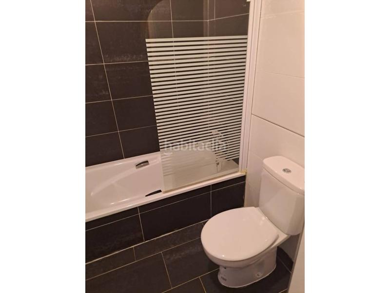 Foto 18d0c21a-621e-495b-b505-0e2a153e1fd7. Casa adossada amb calefacció aparcament a Garrafe de Torío