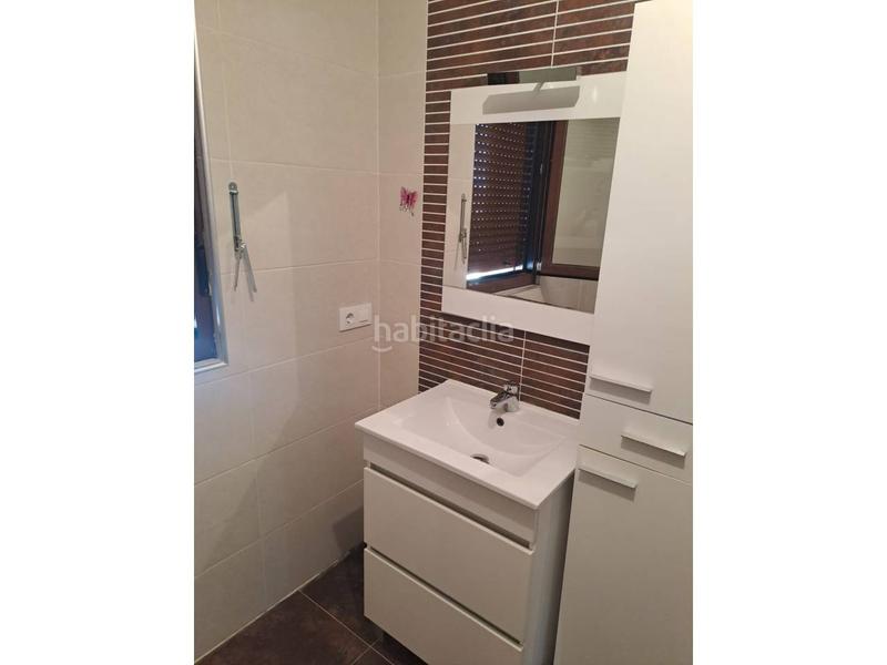 Foto 3cac97ff-5661-4862-8f83-7f7d2437c015. Casa adossada amb calefacció aparcament a Garrafe de Torío