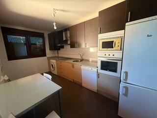 Casa adossada a Garrafe de Torío. Venta de chalet adosado en estrella de ízar