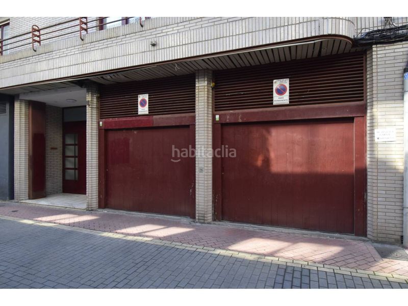 Foto cefb537d-9d0a-46cd-a365-cf8db861e1d6. Aparcament cotxe a Centro Ciudad León