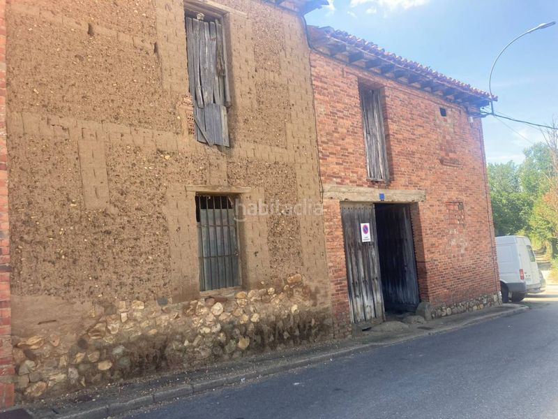 Foto be9a4b99-ae32-4e92-a63b-6309b15d5190. Casa amb aparcament a Sariegos
