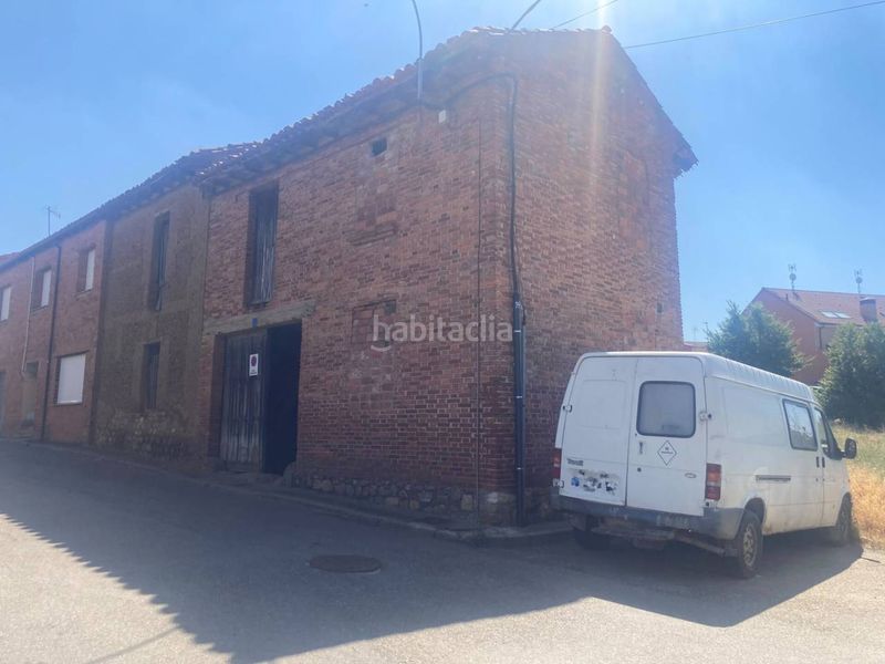 Foto dd218fb8-6dea-4e90-9bbd-939426ffa1da. Casa amb aparcament a Sariegos