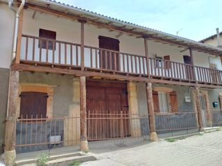 Casa a Valdepiélago. Casa en venta en ranedo de curueño