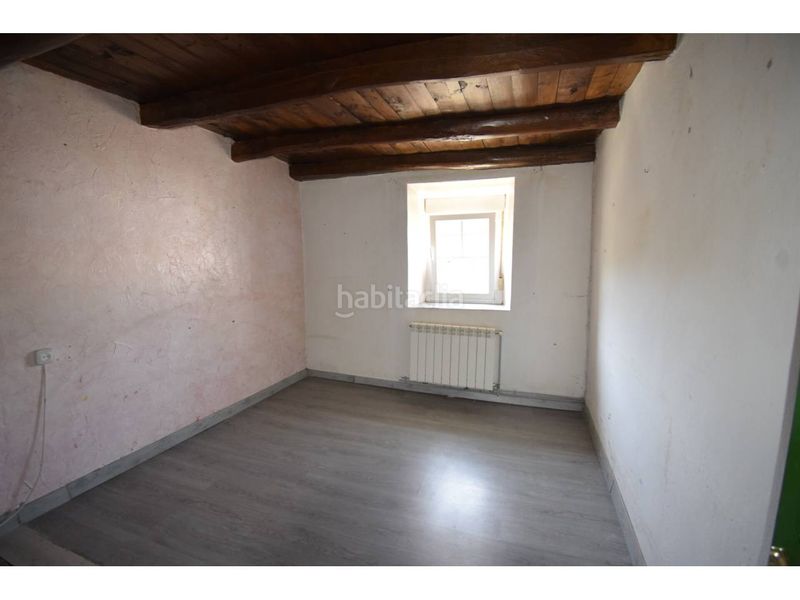 Foto 0987aa2f-0cf4-4808-97ef-0f8c809f3040. Casa amb calefacció aparcament a Boñar