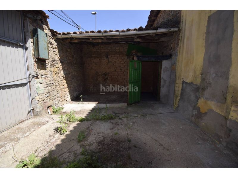 Foto 1d0227bf-aafb-4dab-adb7-3e32f5737f3e. Casa amb calefacció aparcament a Boñar