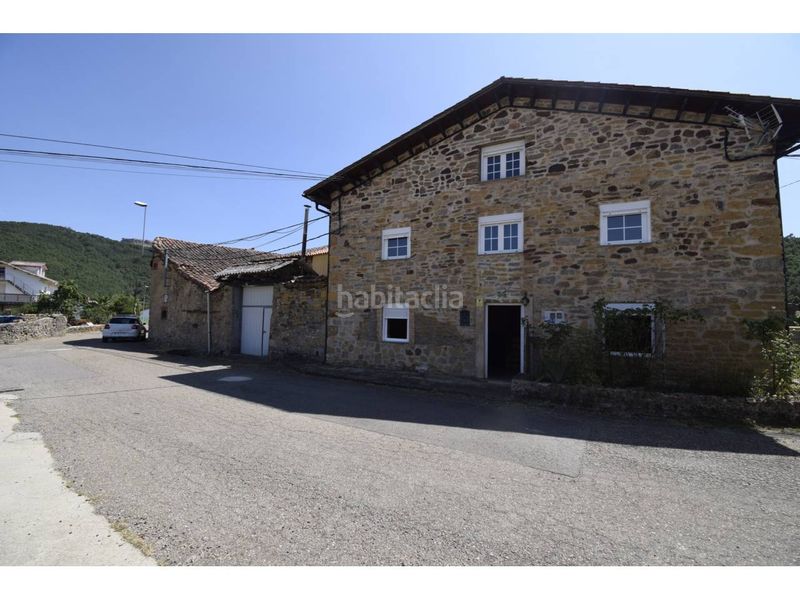 Foto a444c0a5-f4e4-4a4a-a290-3fc120894d1f. Casa amb calefacció aparcament a Boñar