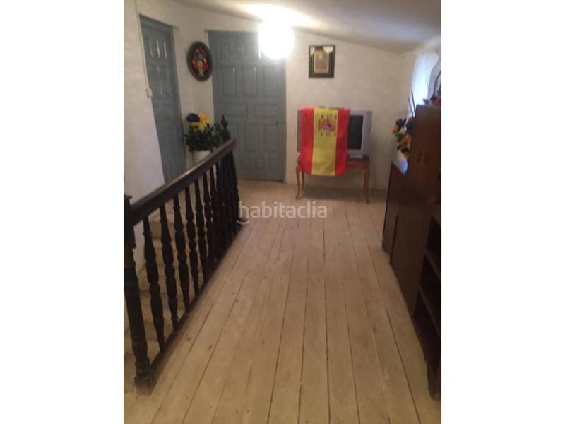 Foto 0e434bd6-c86b-4000-a40c-a87cf2ff05d6. Casa amb aparcament a Valdefresno