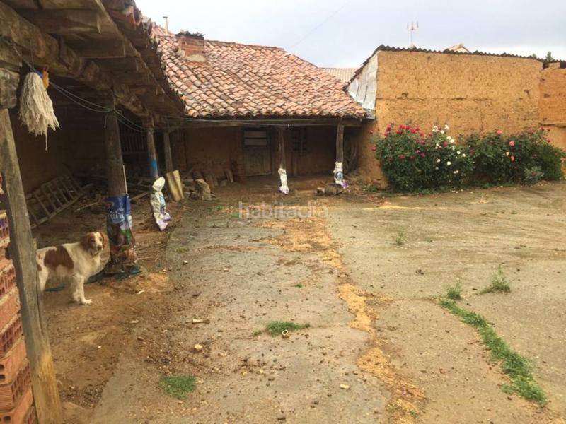 Foto 824c4d6c-1e43-48dc-8c23-3e92793934c6. Casa amb aparcament a Valdefresno