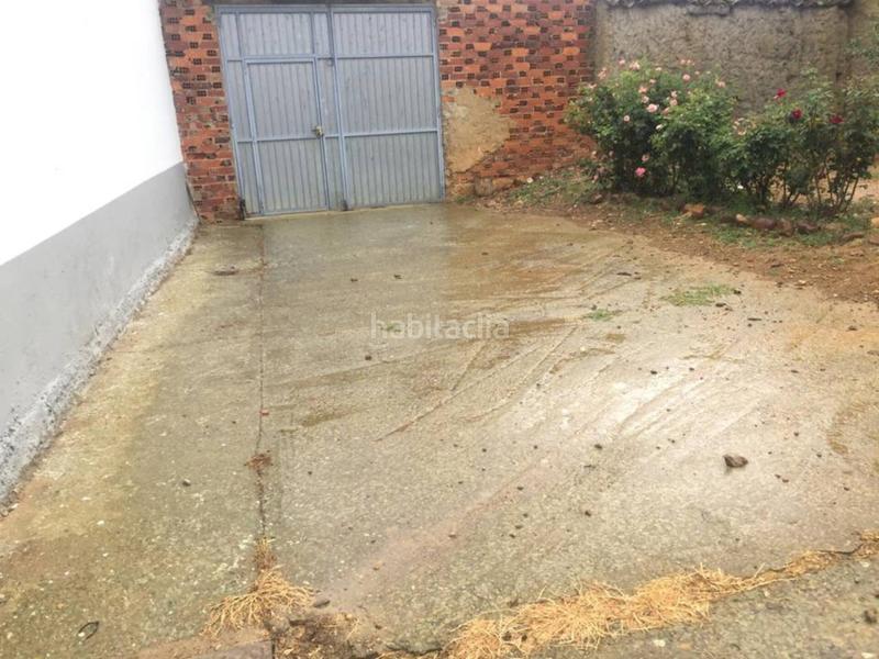 Foto dfb2da97-55d4-4641-b9cd-a2c464db31da. Casa amb aparcament a Valdefresno