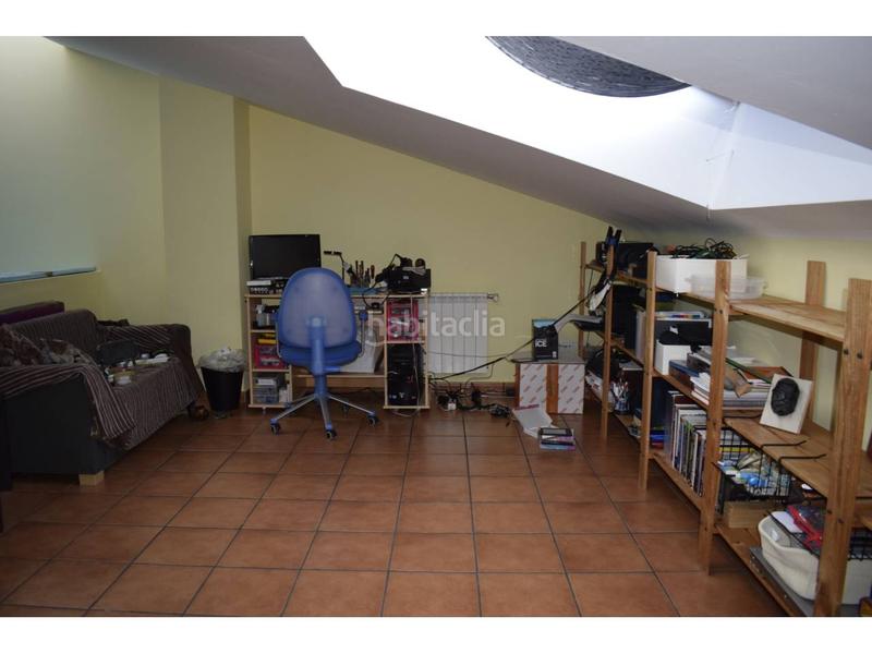 Foto 8af2cd5e-9367-4e5d-bd18-d588ad43ffba. Casa adossada amb calefacció aparcament piscina a Sariegos