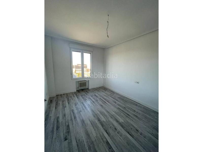 Foto 3b1ae407-f66b-421b-b6a9-a4a43874defc. Rent flat with parking in Centro Ciudad León