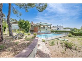 Casa a Matadepera. Estupenda casa en venta en cavall bernat