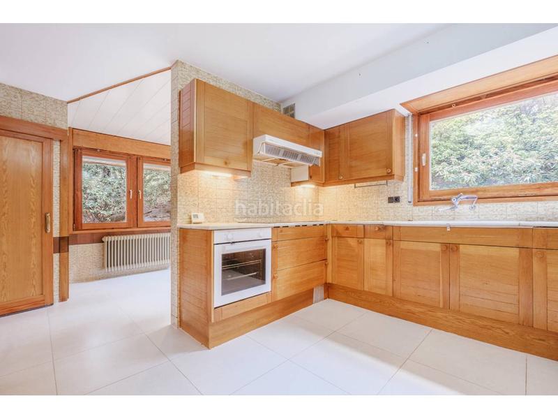 Foto 5f8e1d70-1f61-47d1-84bb-38a99e4ffe42. House with heating parking in Matadepera