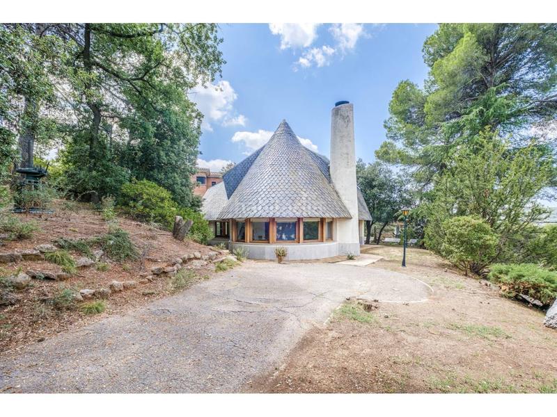 Foto bfcdaee2-76f3-4467-a916-8d6cc6570918. House with heating parking in Matadepera