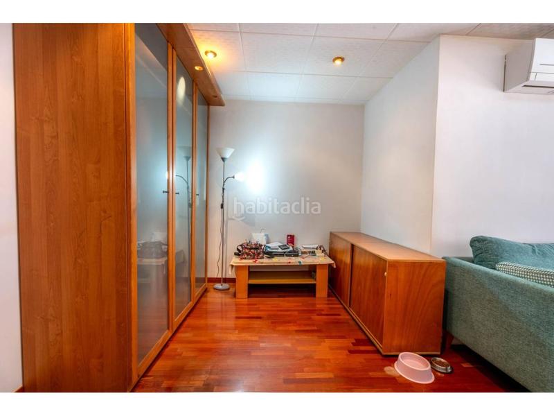 Foto eb584cb0-6f7c-4966-9087-584a9a52c125. Haus mit heizung parking in Barri del Centre Terrassa