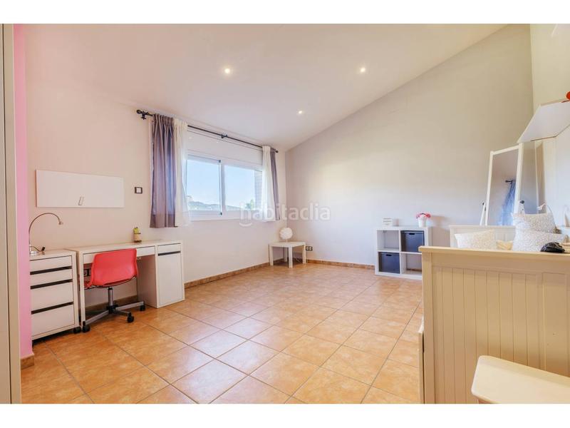 Foto 66344985-b80e-4f5e-af3c-0d0803d76532. Chalet avec chauffage parking dans Matadepera