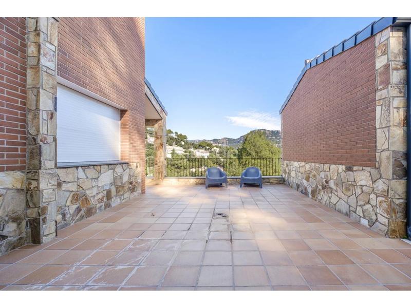 Foto c33f9d51-aaba-4ff1-b84b-1dd87ef95d4f. Chalet avec chauffage parking dans Matadepera