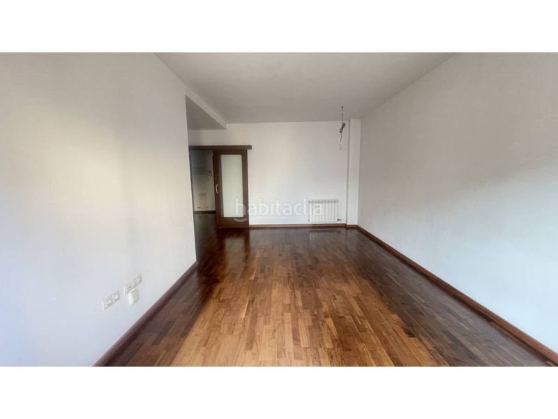 Foto 303077b4-6e93-4300-9e13-ebd247e448e9. Apartament amb calefacció aparcament a Sant Pere Nord Terrassa