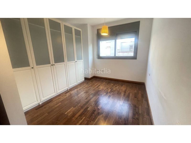 Foto b1277c43-eaf1-49d4-94e2-35212ab932eb. Apartament amb calefacció aparcament a Sant Pere Nord Terrassa